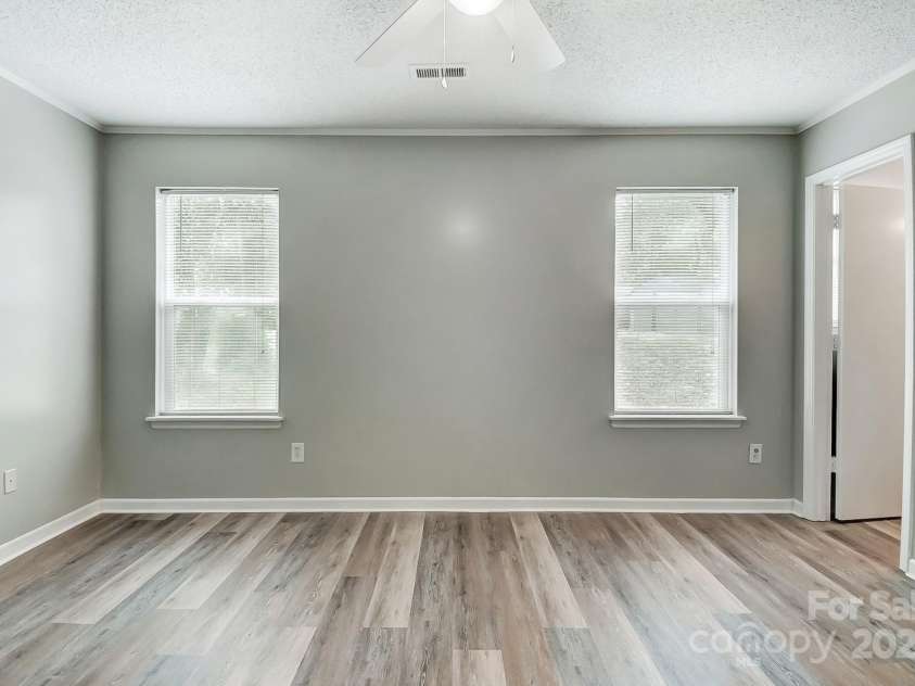1212 Robinhood Circle, Charlotte, NC 28227.  MLS# CAR4242145, YatesRealty ID 10440. 