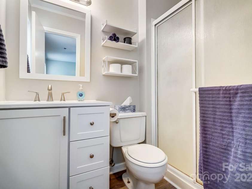 1212 Robinhood Circle, Charlotte, NC 28227.  MLS# CAR4242145, YatesRealty ID 10440. 