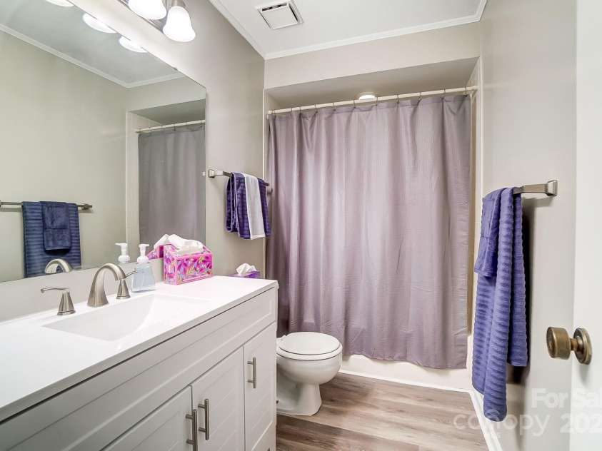 1212 Robinhood Circle, Charlotte, NC 28227.  MLS# CAR4242145, YatesRealty ID 10440. 