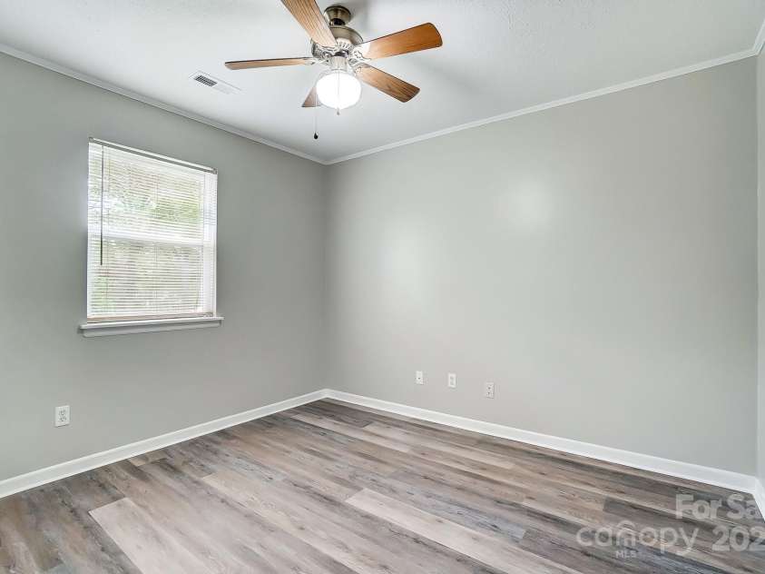 1212 Robinhood Circle, Charlotte, NC 28227.  MLS# CAR4242145, YatesRealty ID 10440. 