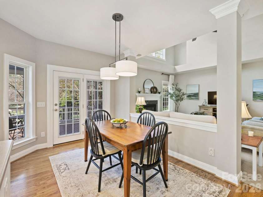15485 Donnington Drive, Charlotte, NC 28277.  MLS# CAR4365294, YatesRealty ID 10441. Breakfast Area