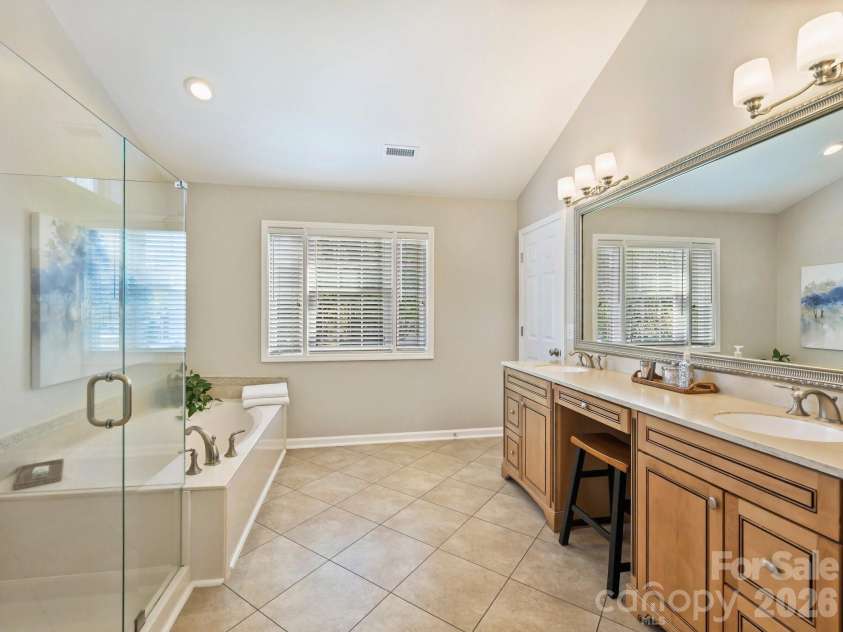 15485 Donnington Drive, Charlotte, NC 28277.  MLS# CAR4365294, YatesRealty ID 10441. Primary Bathroom