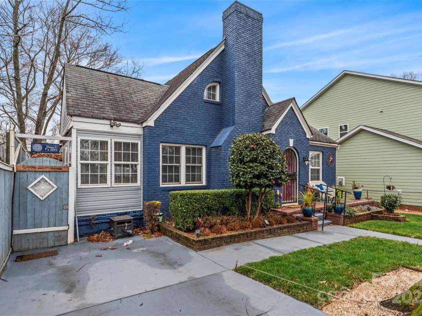 204 Sylvania Avenue, Charlotte, NC 28206.  MLS# CAR4223459, YatesRealty ID 10441. 