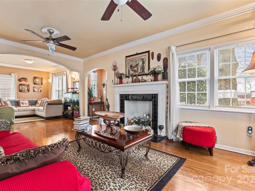 204 Sylvania Avenue, Charlotte, NC 28206.  MLS# CAR4223459, YatesRealty ID 10441. 
