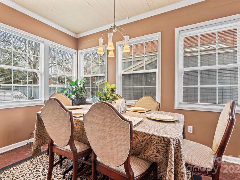 204 Sylvania Avenue, Charlotte, NC 28206.  MLS# CAR4223459, YatesRealty ID 10441. 