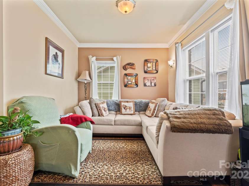 204 Sylvania Avenue, Charlotte, NC 28206.  MLS# CAR4223459, YatesRealty ID 10441. 