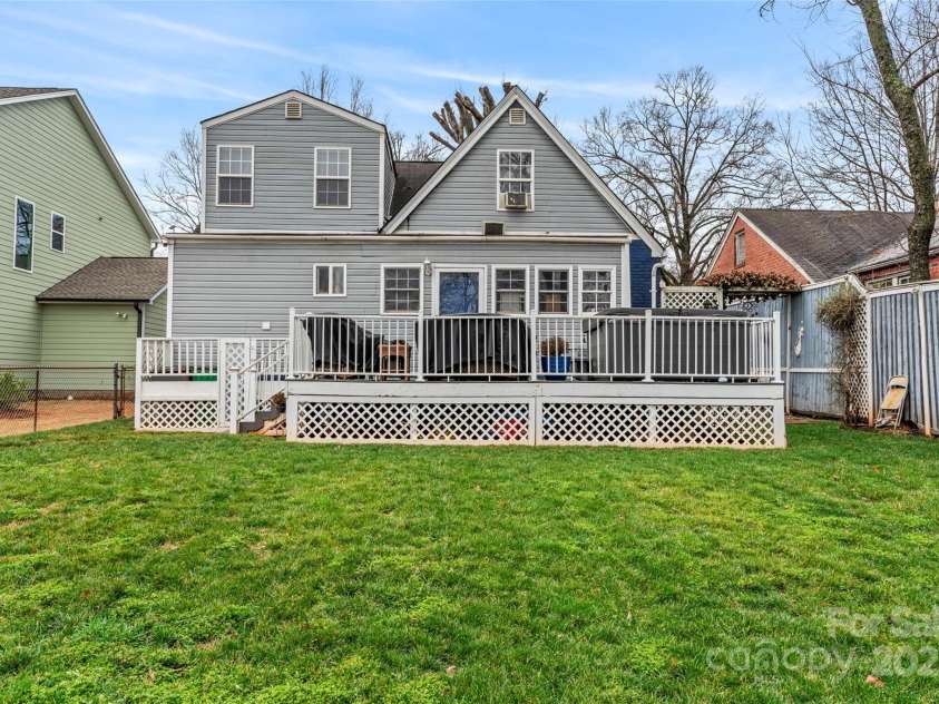 204 Sylvania Avenue, Charlotte, NC 28206.  MLS# CAR4223459, YatesRealty ID 10441. 