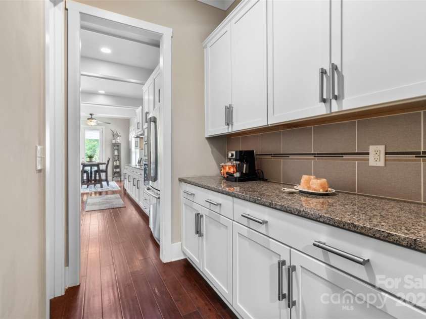 1320 Huntcliff Drive, Waxhaw, NC 28173.  MLS# CAR4243019, YatesRealty ID 10443. 