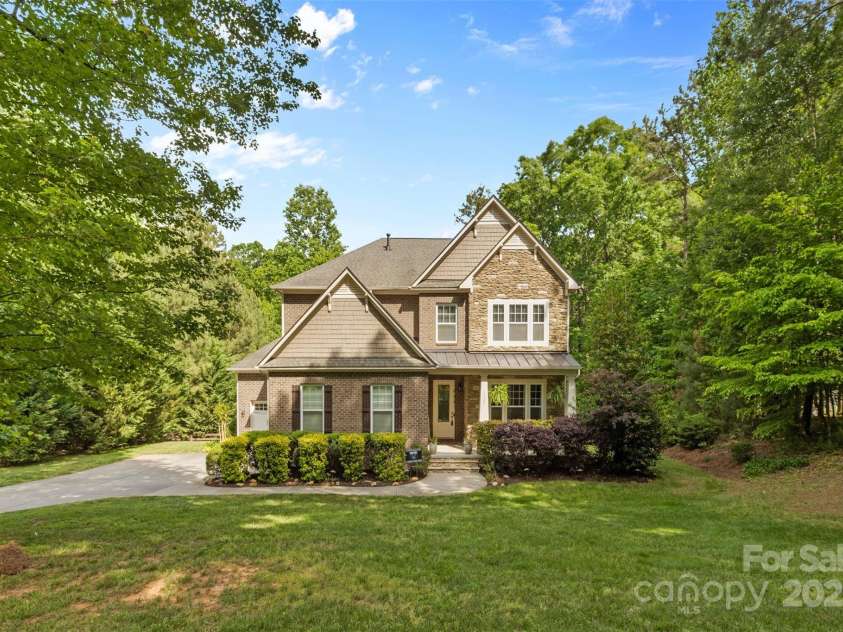 1320 Huntcliff Drive, Waxhaw, NC 28173.  MLS# CAR4243019, YatesRealty ID 10443. 