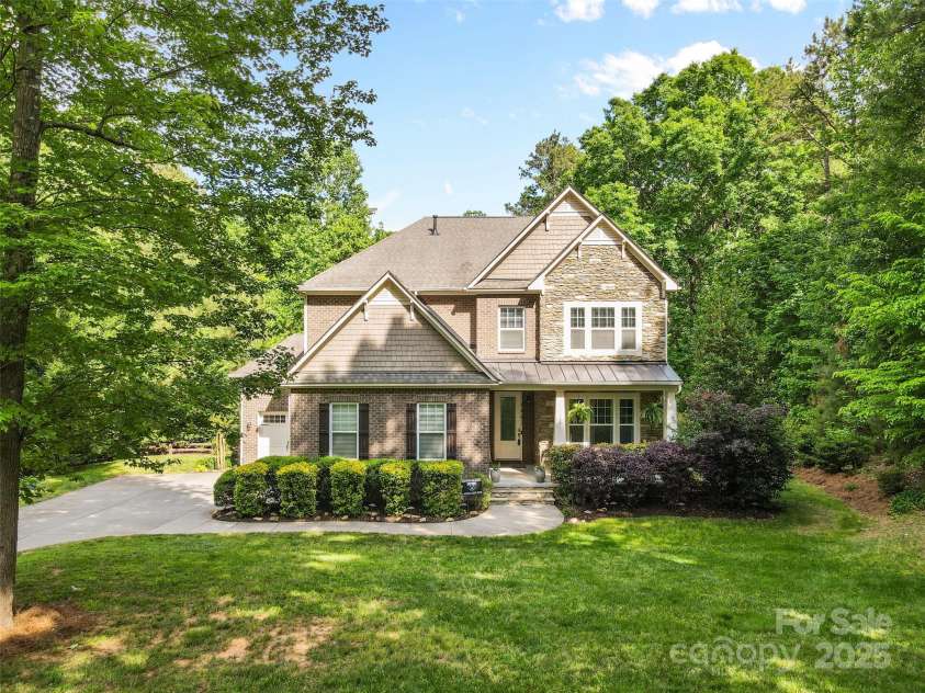 1320 Huntcliff Drive, Waxhaw, NC 28173.  MLS# CAR4243019, YatesRealty ID 10443. 