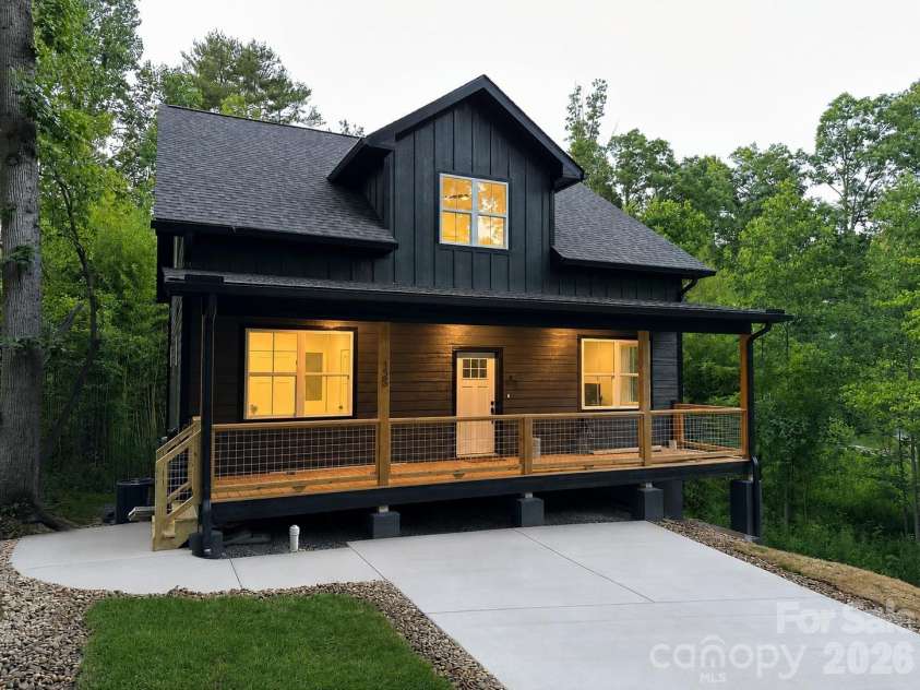 133 Appalachian Way, Asheville, NC 28806.  MLS# CAR4325107, YatesRealty ID 10443. 