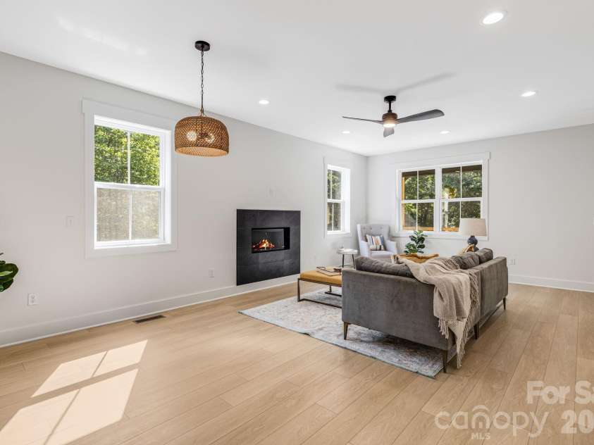 133 Appalachian Way, Asheville, NC 28806.  MLS# CAR4325107, YatesRealty ID 10443. 