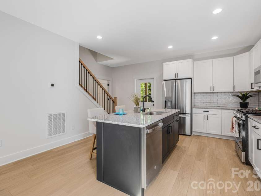 133 Appalachian Way, Asheville, NC 28806.  MLS# CAR4325107, YatesRealty ID 10443. 
