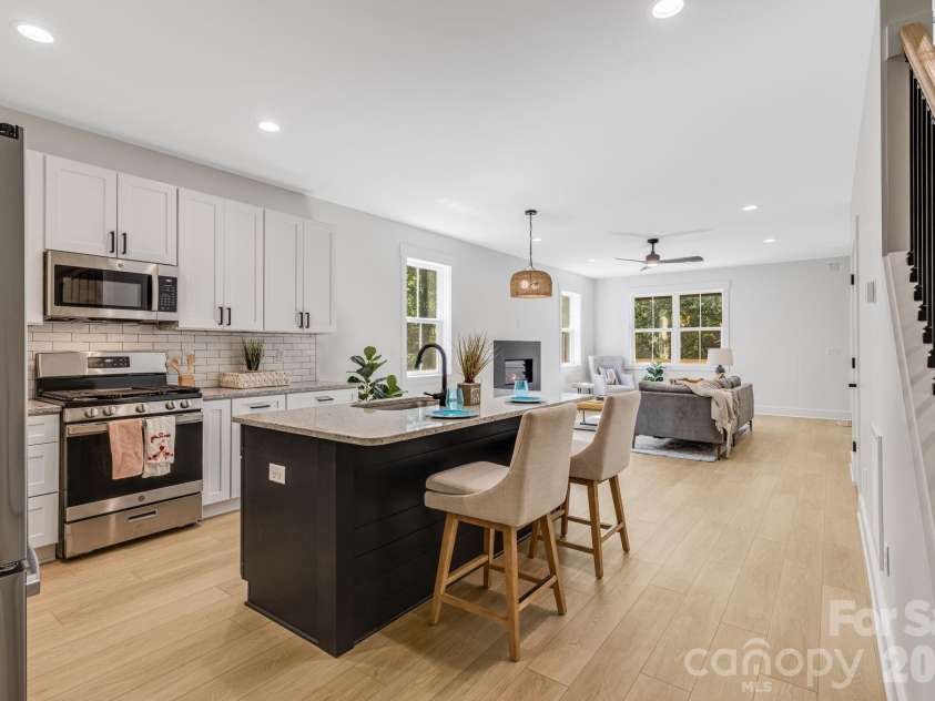 133 Appalachian Way, Asheville, NC 28806.  MLS# CAR4325107, YatesRealty ID 10443. 