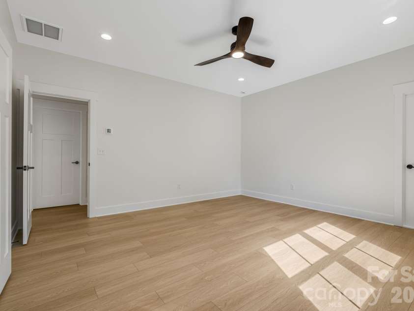 133 Appalachian Way, Asheville, NC 28806.  MLS# CAR4325107, YatesRealty ID 10443. 