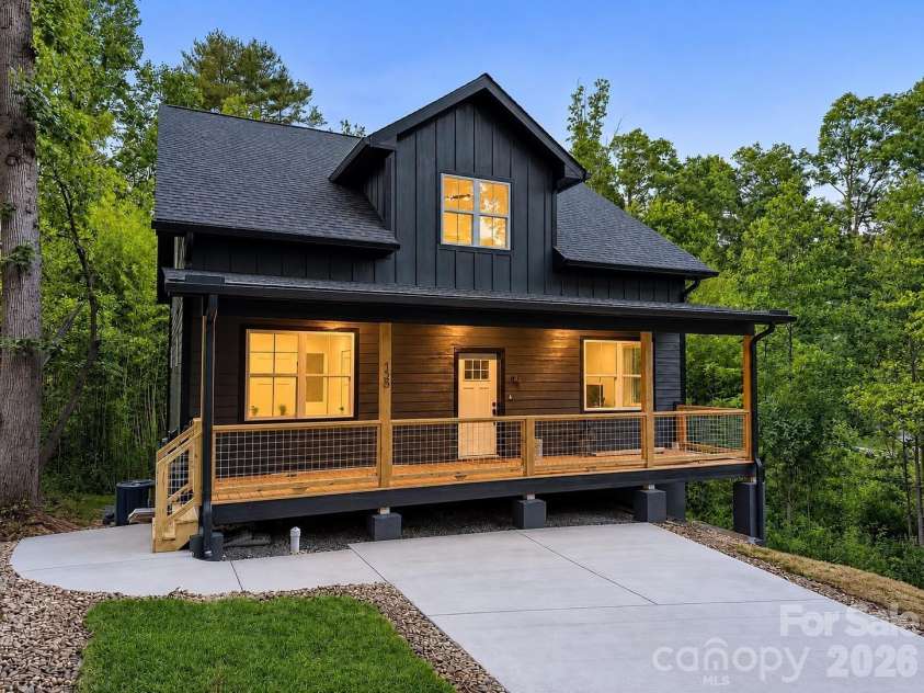 133 Appalachian Way, Asheville, NC 28806.  MLS# CAR4325107, YatesRealty ID 10443. 