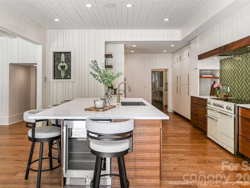 165 Macon Avenue, Asheville, NC 28801.  MLS# CAR4268052, YatesRealty ID 10445. 