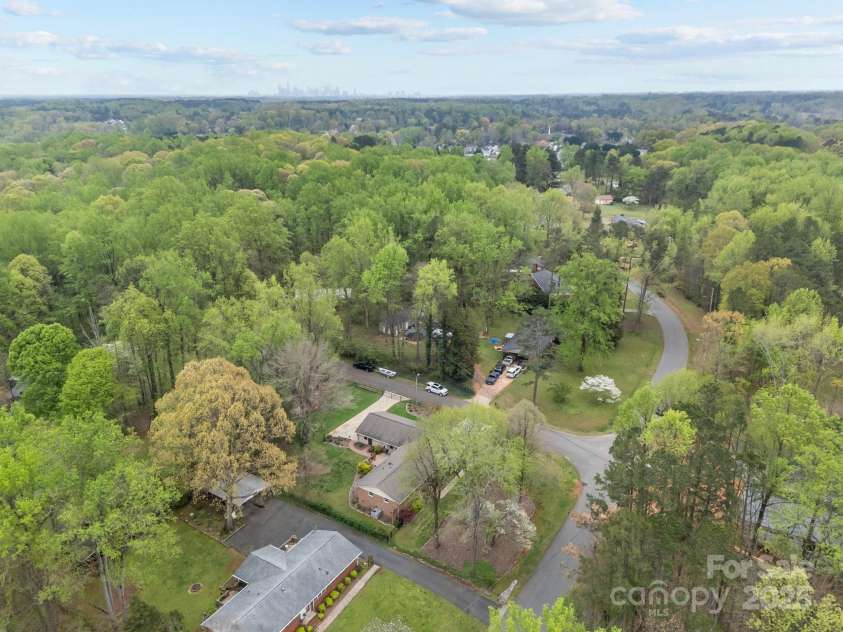 2600 Gemway Drive, Charlotte, NC 28216.  MLS# CAR4243120, YatesRealty ID 10445. 