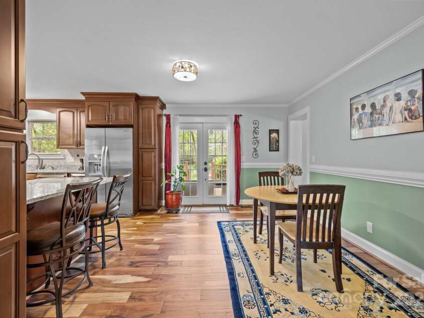 2600 Gemway Drive, Charlotte, NC 28216.  MLS# CAR4243120, YatesRealty ID 10445. 