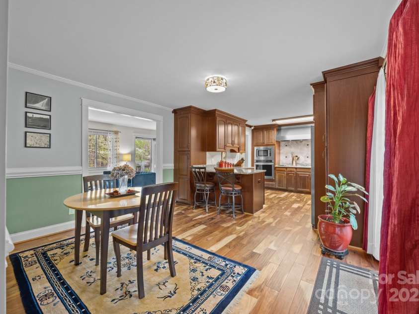 2600 Gemway Drive, Charlotte, NC 28216.  MLS# CAR4243120, YatesRealty ID 10445. 