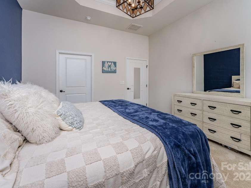 11062 Discovery Drive, Concord, NC 28027.  MLS# CAR4249745, YatesRealty ID 10447. Primary room on main