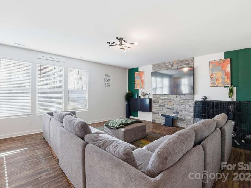 8220 Hudson Forest Drive, Charlotte, NC 28269.  MLS# CAR4325199, YatesRealty ID 10447. 