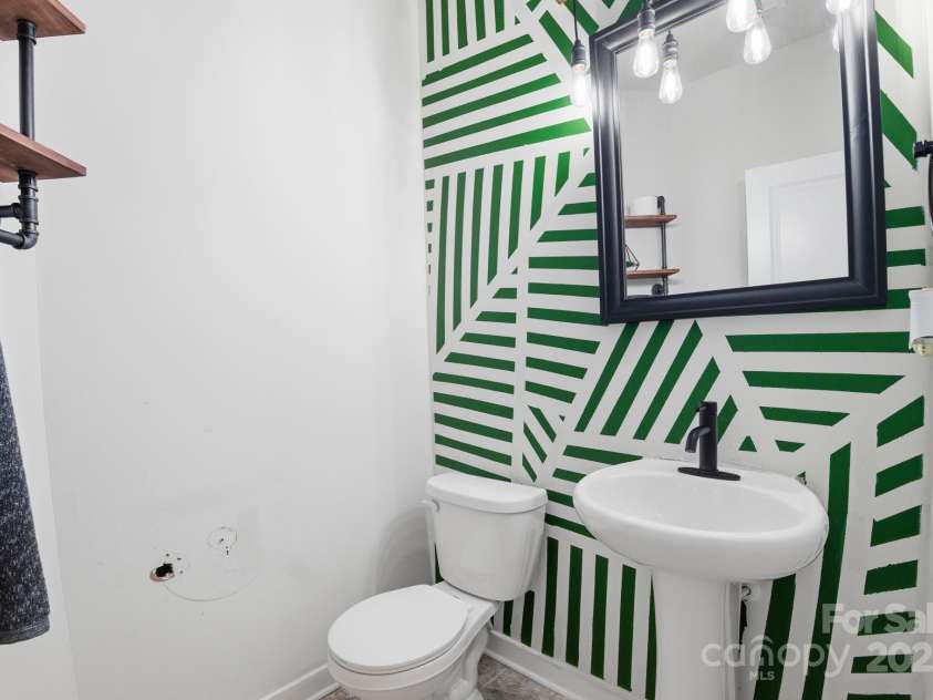 8220 Hudson Forest Drive, Charlotte, NC 28269.  MLS# CAR4325199, YatesRealty ID 10447. 