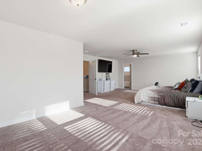 8220 Hudson Forest Drive, Charlotte, NC 28269.  MLS# CAR4325199, YatesRealty ID 10447. 
