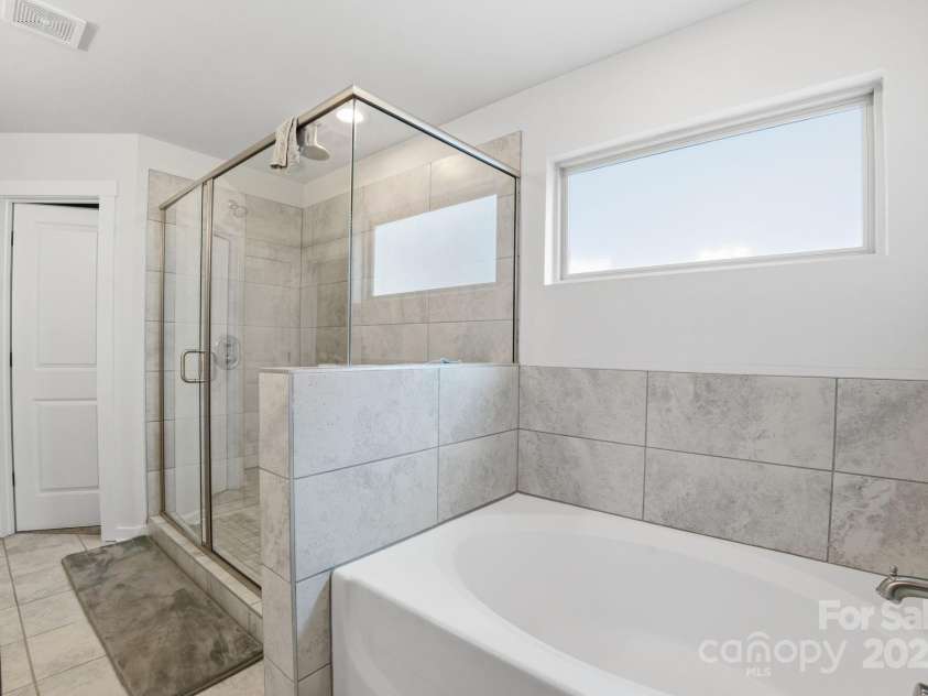 8220 Hudson Forest Drive, Charlotte, NC 28269.  MLS# CAR4325199, YatesRealty ID 10447. 
