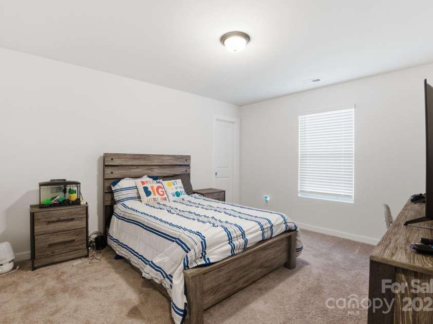 8220 Hudson Forest Drive, Charlotte, NC 28269.  MLS# CAR4325199, YatesRealty ID 10447. 