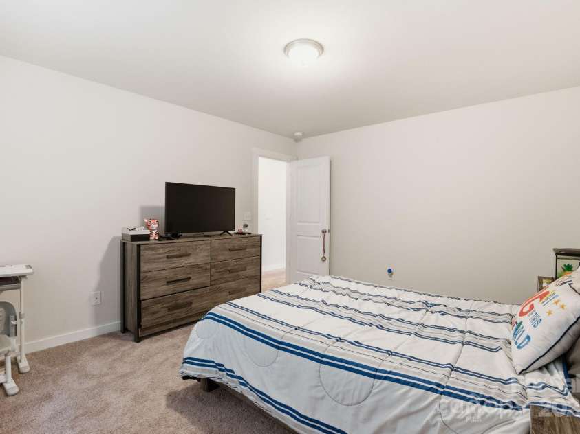 8220 Hudson Forest Drive, Charlotte, NC 28269.  MLS# CAR4325199, YatesRealty ID 10447. 