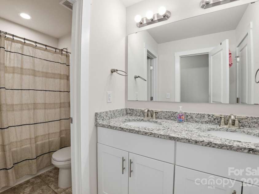 8220 Hudson Forest Drive, Charlotte, NC 28269.  MLS# CAR4325199, YatesRealty ID 10447. 