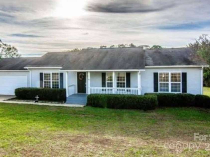 9450 Paul Payne Store Road, Stony Point, NC 28678.  MLS# CAR4232661, YatesRealty ID 10448. 