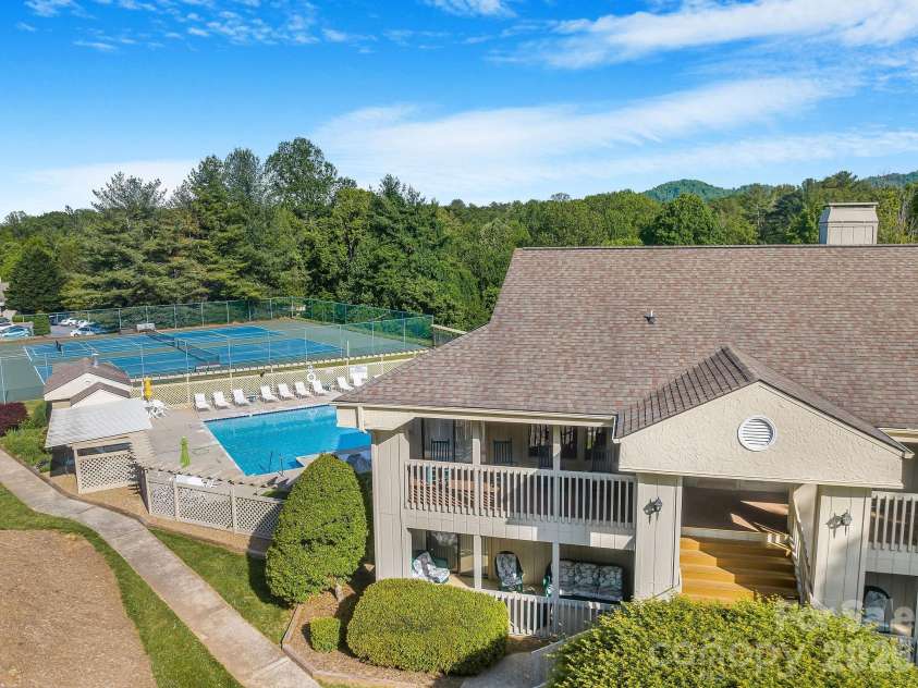 2604 Vineyard Boulevard, Asheville, NC 28805.  MLS# CAR4388776, YatesRealty ID 10449. Clubhouse w/ fitness center