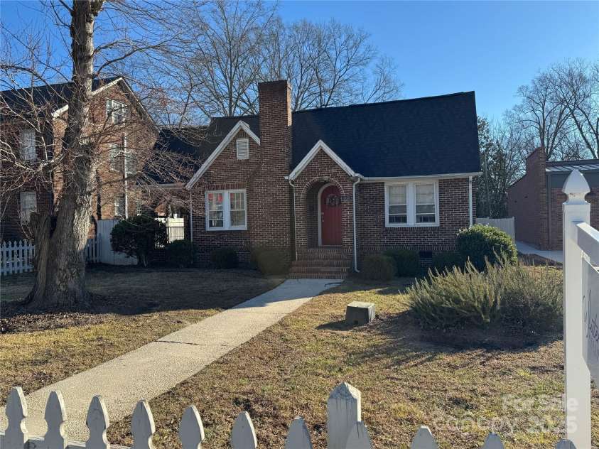 2220 The Plaza, Charlotte, NC 28205.  MLS# CAR4220947, YatesRealty ID 1045. 