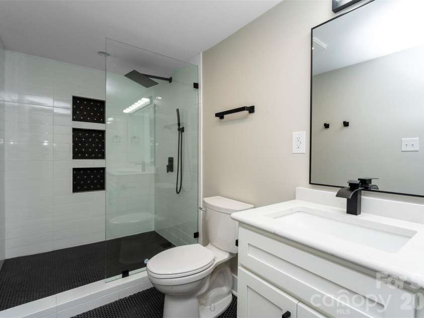420 Bank Street, Salisbury, NC 28144.  MLS# CAR4400802, YatesRealty ID 1045. 