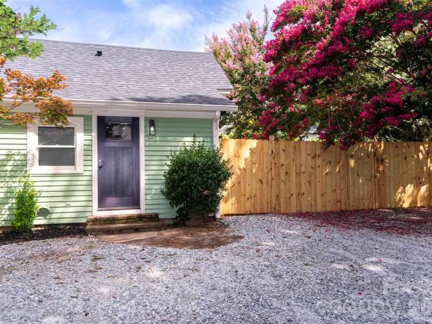 420 Bank Street, Salisbury, NC 28144.  MLS# CAR4400802, YatesRealty ID 1045. 