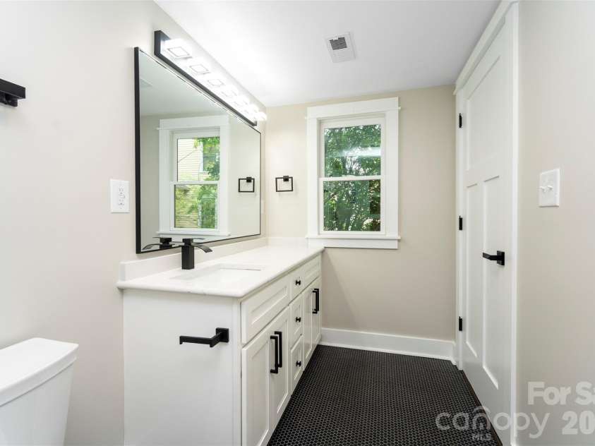 420 Bank Street, Salisbury, NC 28144.  MLS# CAR4400802, YatesRealty ID 1045. 
