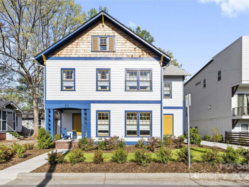 210 Walford Drive, Charlotte, NC 28208.  MLS# CAR4244793, YatesRealty ID 10450. 