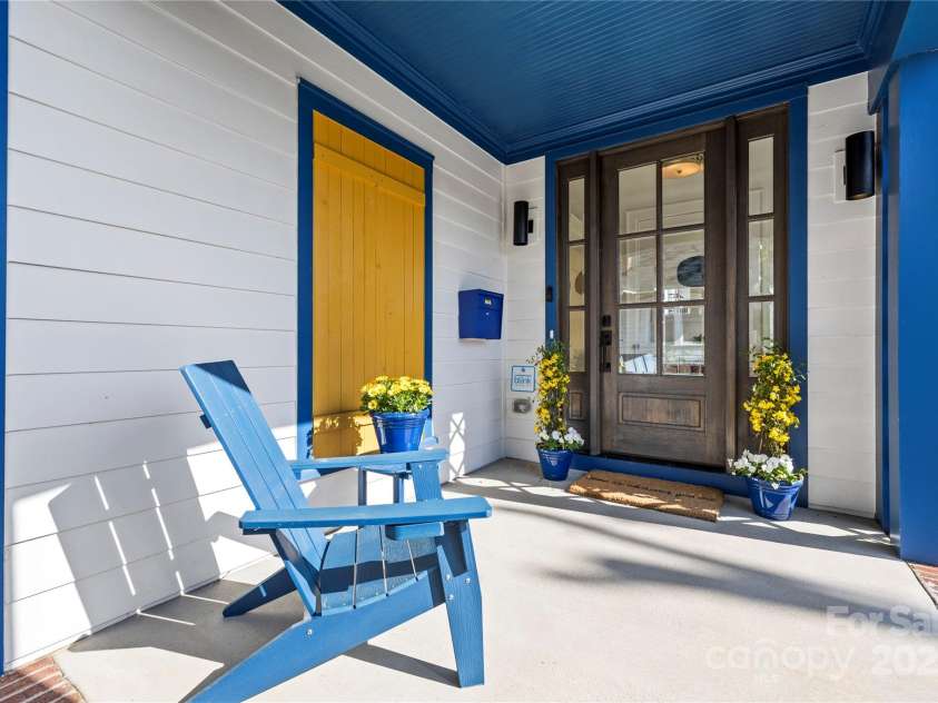 210 Walford Drive, Charlotte, NC 28208.  MLS# CAR4244793, YatesRealty ID 10450. 