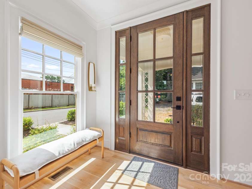 210 Walford Drive, Charlotte, NC 28208.  MLS# CAR4285362, YatesRealty ID 10450. 