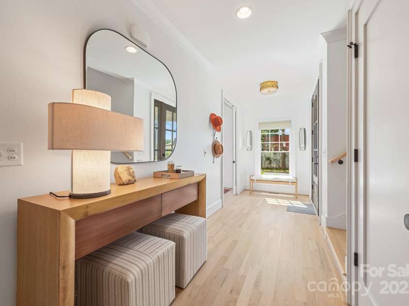 210 Walford Drive, Charlotte, NC 28208.  MLS# CAR4285362, YatesRealty ID 10450. 