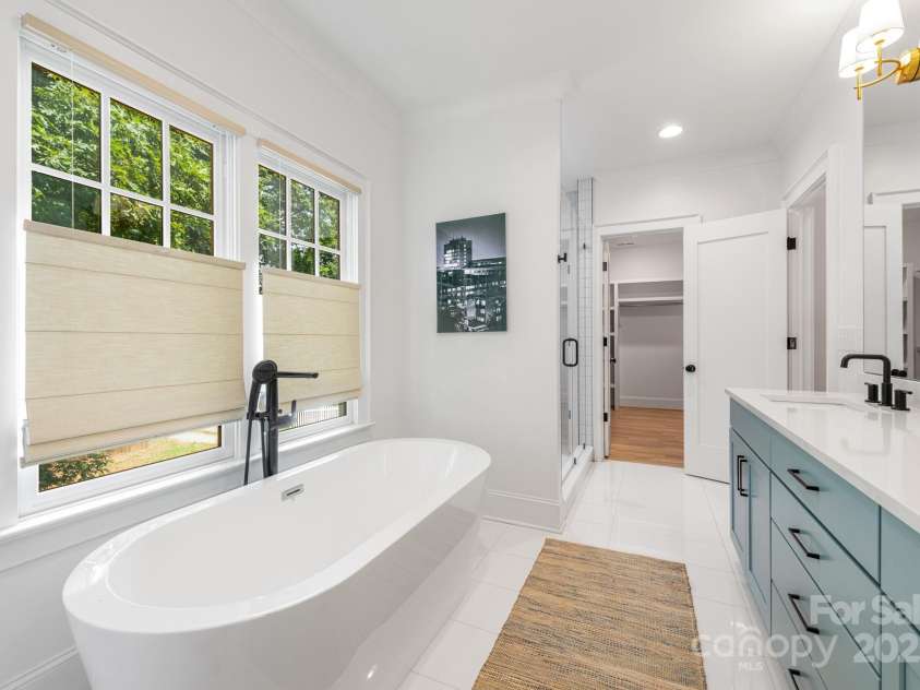 210 Walford Drive, Charlotte, NC 28208.  MLS# CAR4285362, YatesRealty ID 10450. 