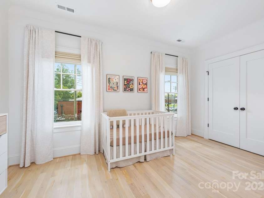 210 Walford Drive, Charlotte, NC 28208.  MLS# CAR4285362, YatesRealty ID 10450. 