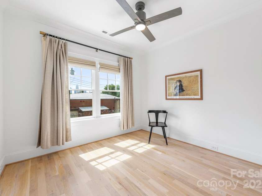 210 Walford Drive, Charlotte, NC 28208.  MLS# CAR4285362, YatesRealty ID 10450. 