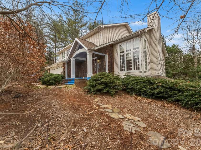 1726 Waterford Way, Morganton, NC 28655.  MLS# CAR4335451, YatesRealty ID 10451. 
