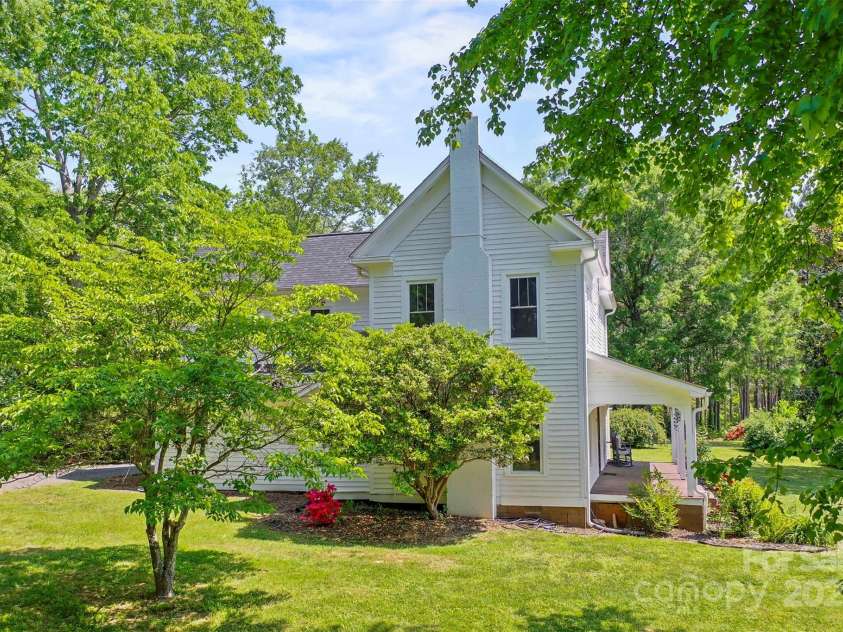 476 Bringle Ferry Road, Denton, NC 27239.  MLS# CAR4254204, YatesRealty ID 10452. 