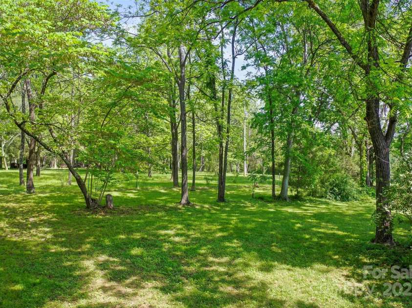 476 Bringle Ferry Road, Denton, NC 27239.  MLS# CAR4254204, YatesRealty ID 10452. 