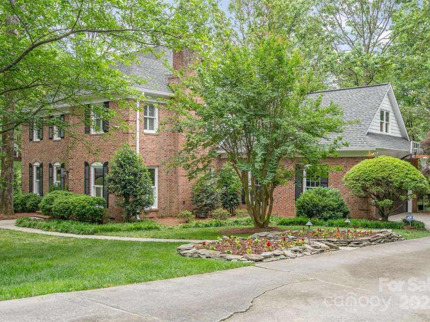 2600 Oakmeade Drive, Charlotte, NC 28270.  MLS# CAR4252462, YatesRealty ID 10454. 