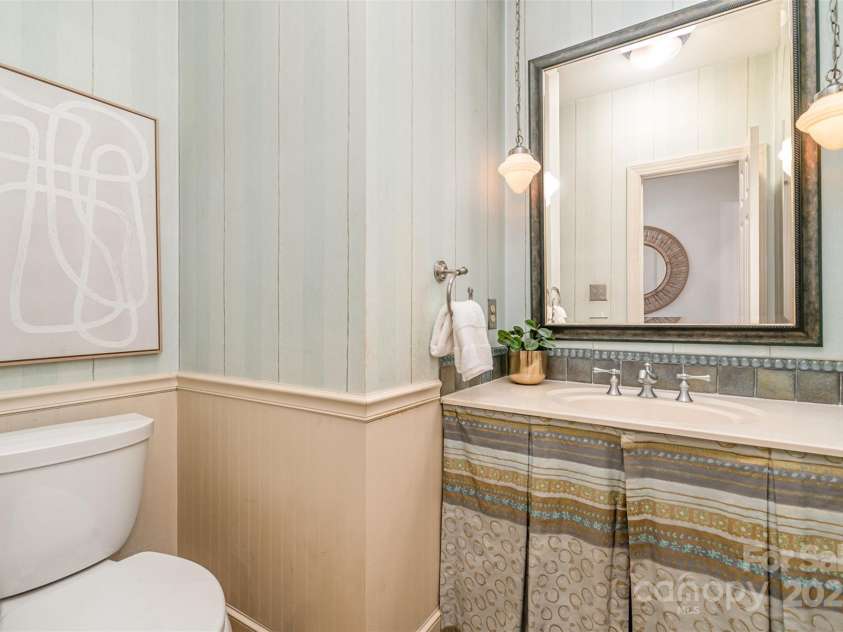 2600 Oakmeade Drive, Charlotte, NC 28270.  MLS# CAR4252462, YatesRealty ID 10454. 